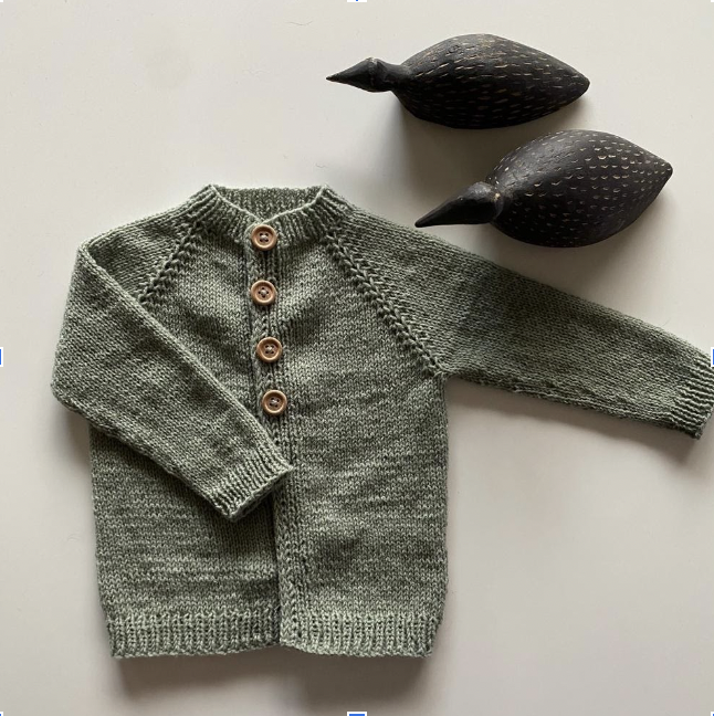 Bjarki opin barnapeysa | Knitbyay