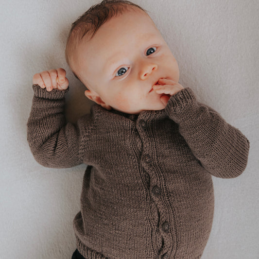Bjarki opin barnapeysa | Knitbyay